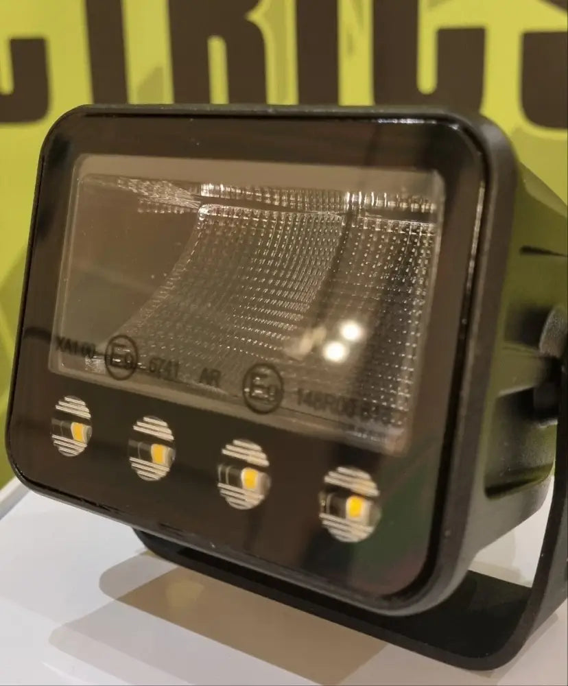 HGV Auto. QUBO Cube Flood Light with Hazard Combo Worklights