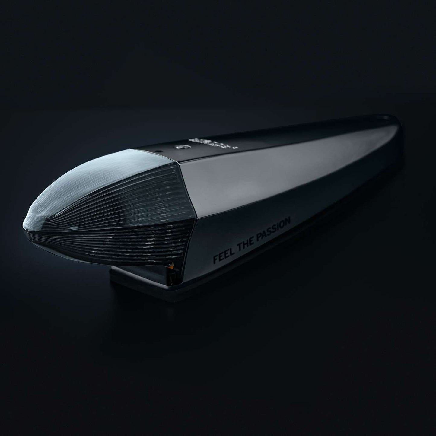 STRANDS. IZE BLACK BULLET TORPEDO white/amber & strobe